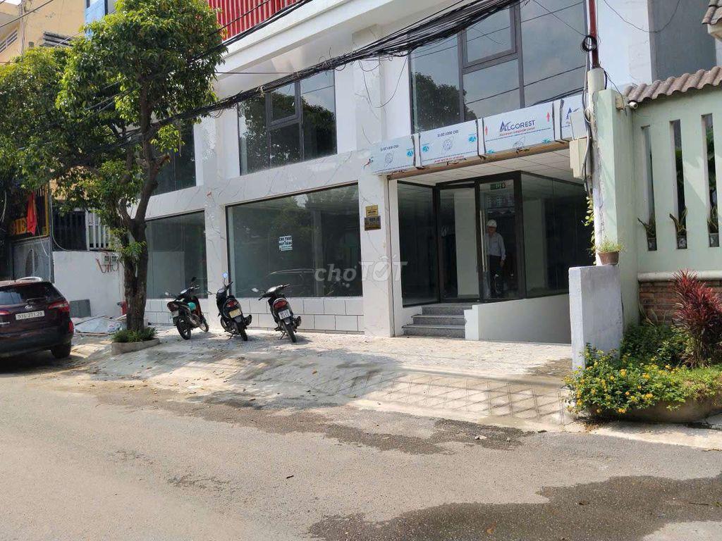 Mặt bằng kinh doanh 12mx21m.