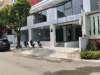 Mặt bằng kinh doanh 12mx21m.