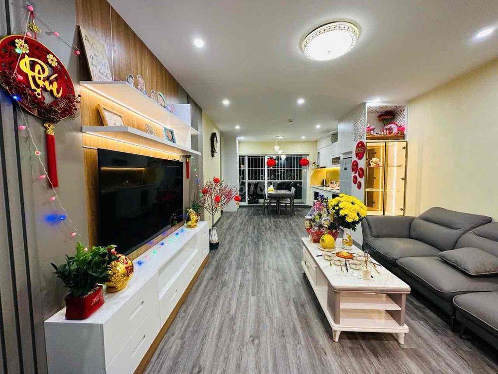 PHOENIX CẦN BÁN ĐỂ LẠI ĐẦY ĐỦ NỘI THẤT 3ty4