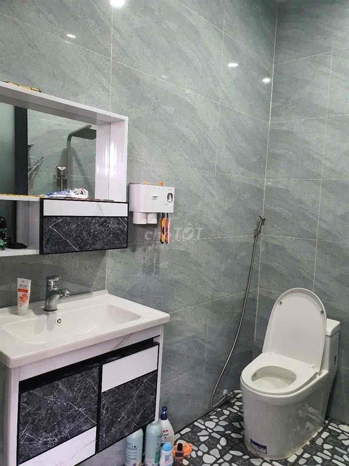 Bán Căn Nhà Mái Thái