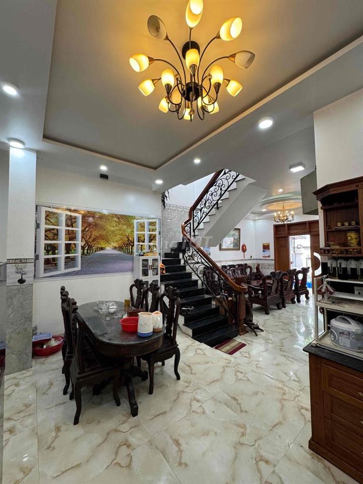 🏠Một siêu phẩm mới ra lò   - Vị trí : gần siêu thị Go gần nhà xe Kim L