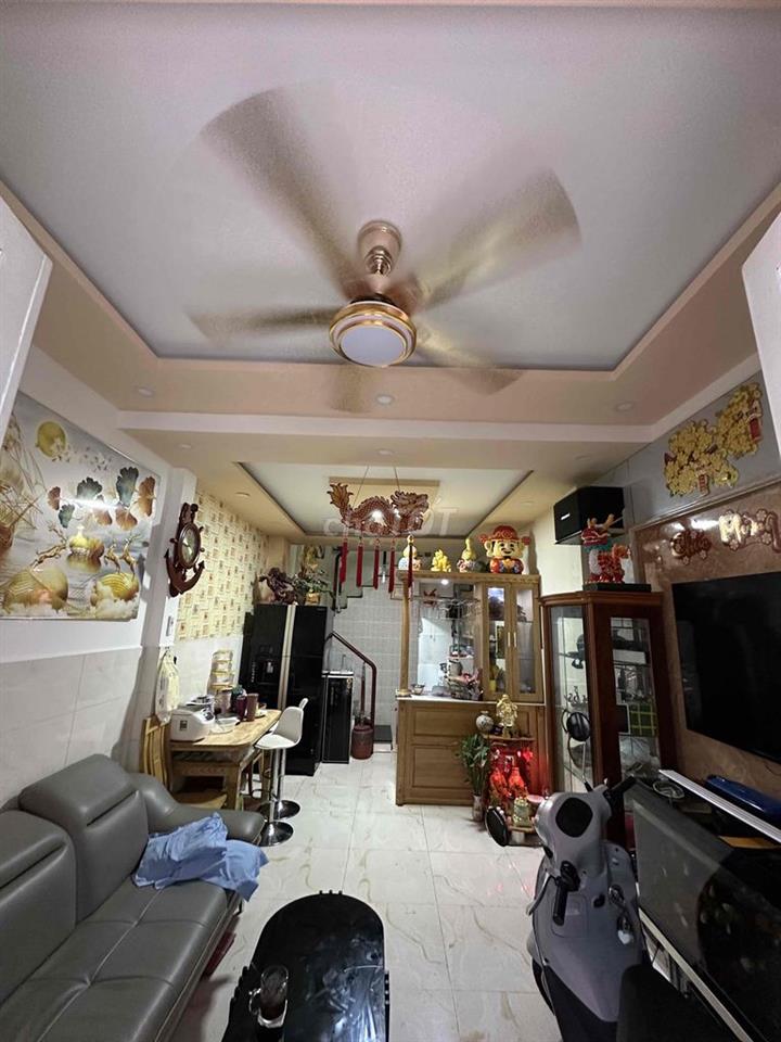 bán nhà chính chủ 3,5x8,2,trệt 2 lầu