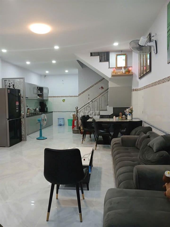 Bán nhà mặt tiền – Đường 179 Hoàng Hữu Nam – Nhà đẹp vào ở ngay