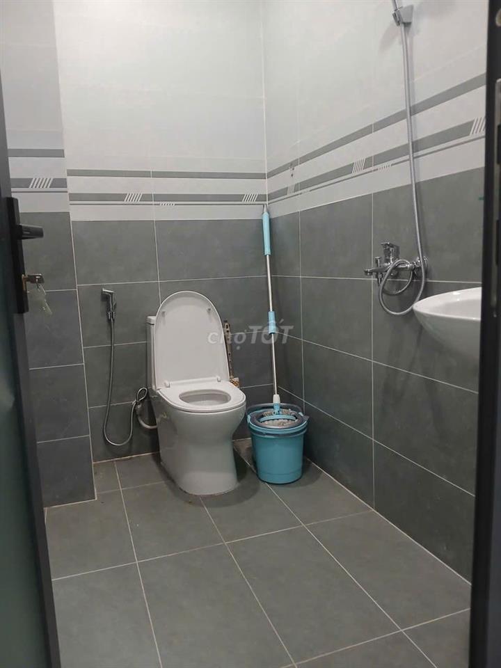 Bán nhà mặt tiền – Đường 179 Hoàng Hữu Nam – Nhà đẹp vào ở ngay