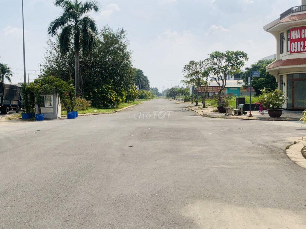 cần bán đất có sổ rẻ nhất dự án Làng Sen VN DT 82m2 giá chỉ 850tr