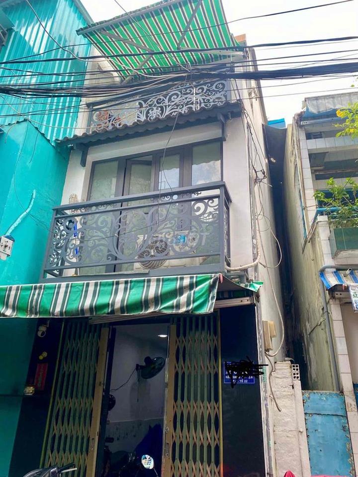 Nhà hẻm xe tải thông  1/ hẻm 136 Hậu Giang, Phường 6, Quận 6.