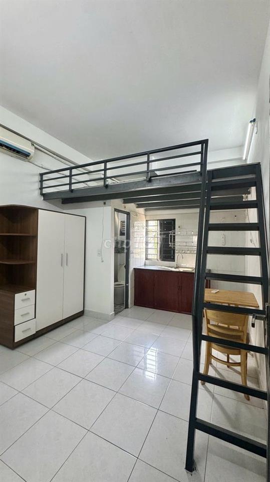 Duplex cửa sổ thoáng mát còn 1 phòng cuối