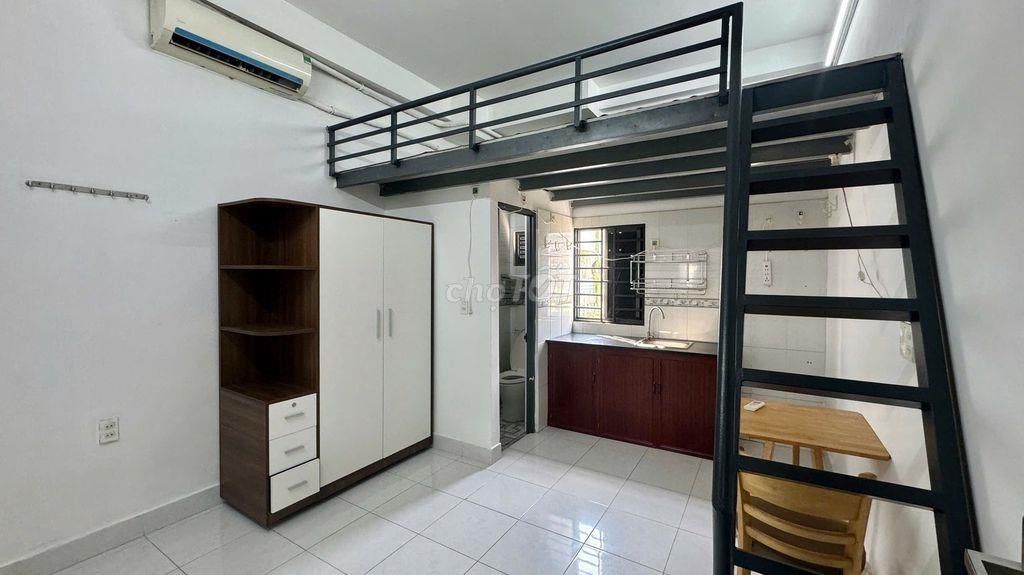 Duplex cửa sổ thoáng mát còn 1 phòng cuối