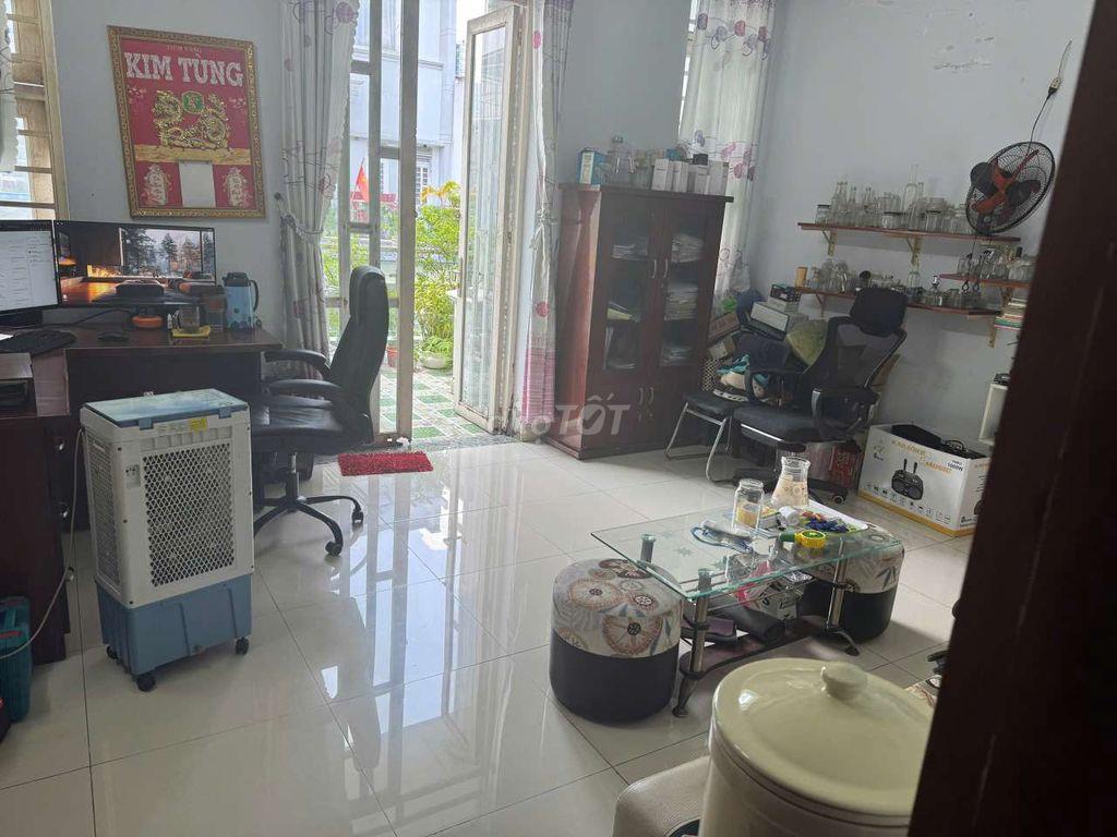 Nhà trệt 2 lầu 5x16m, đường nhựa 7m KDC Đại Hải gần Chợ Đại Hải 