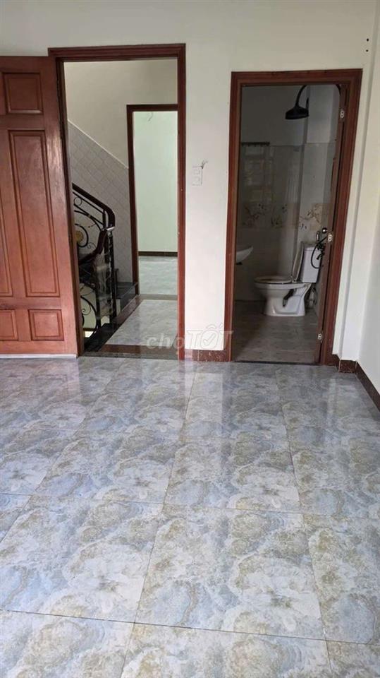 Nhà trệt 2 lầu 5x15m mặt đường nhựa KDC gần Chợ Đại Hải xã Bà Điểm mới
