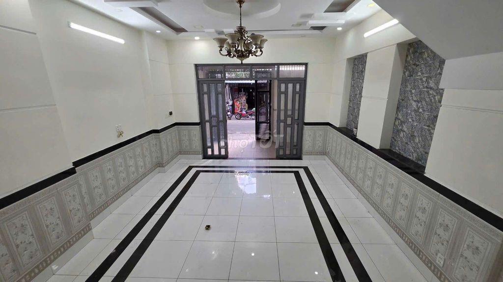 Nhà trệt 2 lầu 5x15m mặt đường nhựa KDC gần Chợ Đại Hải xã Bà Điểm mới