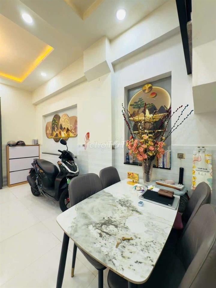 Sát Q1, 4, 5, 7, 10 5p chạy, Dương Bá Trạc Q8, cách MT 30m, BTCT, SHR