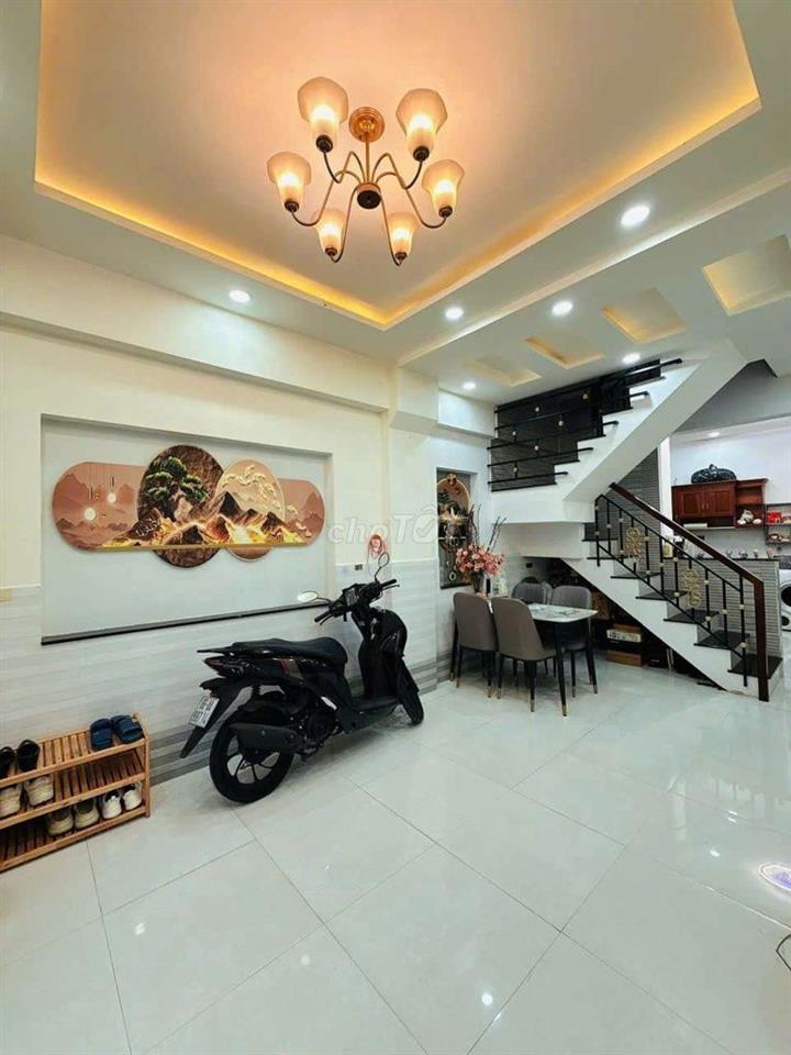 Sát Q1, 4, 5, 7, 10 5p chạy, Dương Bá Trạc Q8, cách MT 30m, BTCT, SHR