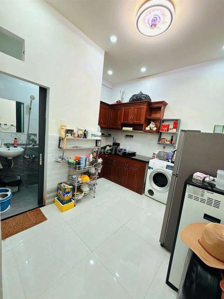 Sát Q1, 4, 5, 7, 10 5p chạy, Dương Bá Trạc Q8, cách MT 30m, BTCT, SHR