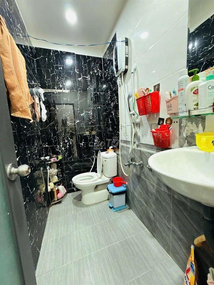 Sát Q1, 4, 5, 7, 10 5p chạy, Dương Bá Trạc Q8, cách MT 30m, BTCT, SHR