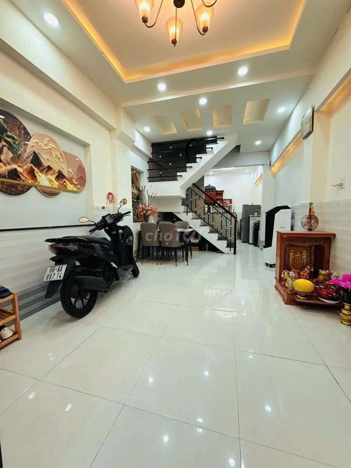 Sát Q1, 4, 5, 7, 10 5p chạy, Dương Bá Trạc Q8, cách MT 30m, BTCT, SHR