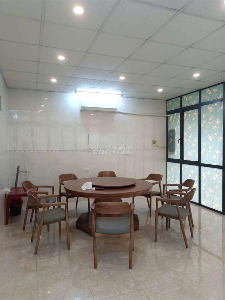 Chuyển nhượng shop quần áo