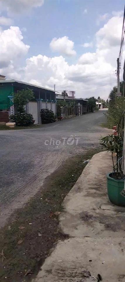 Gấp ! cần tiền bán căn nhà 151m2 Tân Thông Hội Củ Chi chỉ 900tr