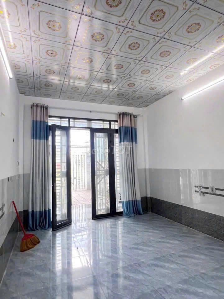 Gấp ! cần tiền bán căn nhà 151m2 Tân Thông Hội Củ Chi chỉ 900tr