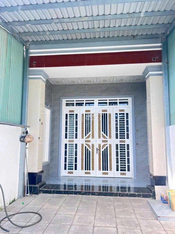 Gấp ! cần tiền bán căn nhà 151m2 Tân Thông Hội Củ Chi chỉ 900tr