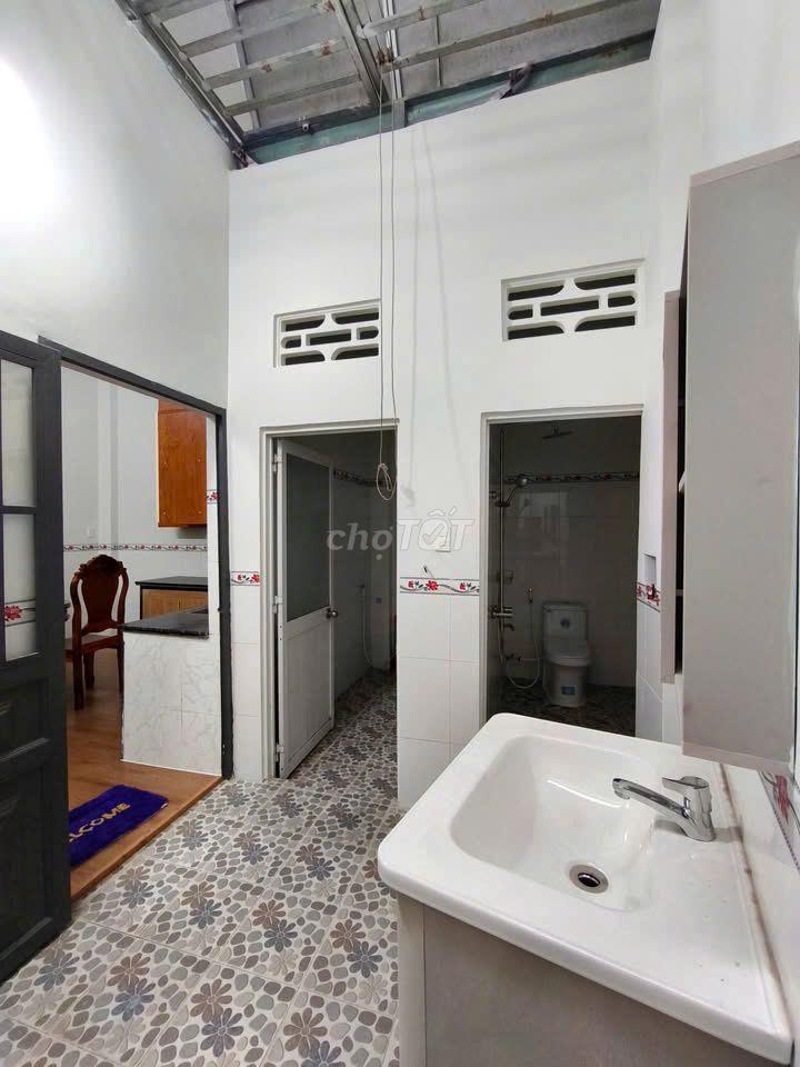 Vỡ nợ chủ bán gấp căn nhà 120m2 Tân Thông Hội Củ Chi chỉ 990tr