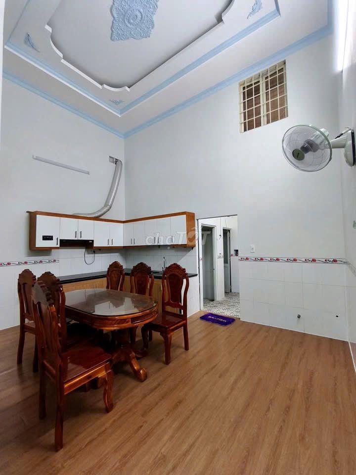 Vỡ nợ chủ bán gấp căn nhà 120m2 Tân Thông Hội Củ Chi chỉ 990tr