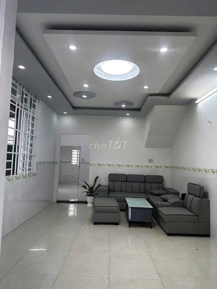 Vỡ nợ chủ bán gấp căn nhà 125m2 Tân Thông Hội Củ Chi chỉ  990tr