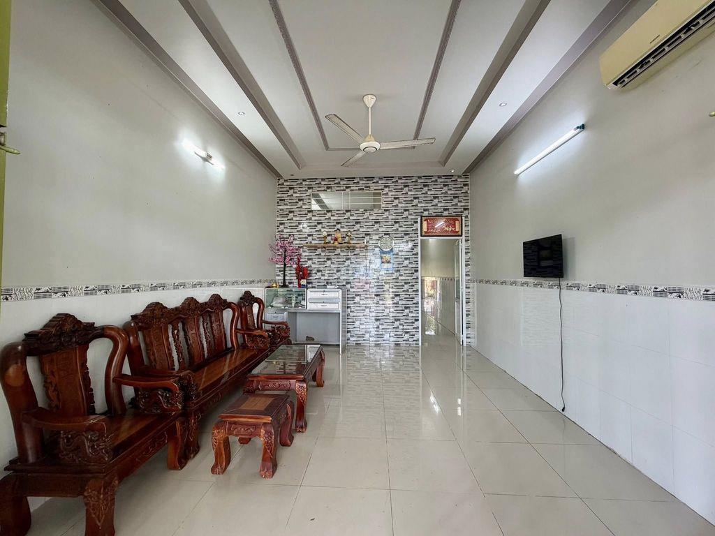 Vỡ nợ chủ bán gấp căn nhà 116m2 đường Nguyễn Thị Lắng Tân Phú Trung