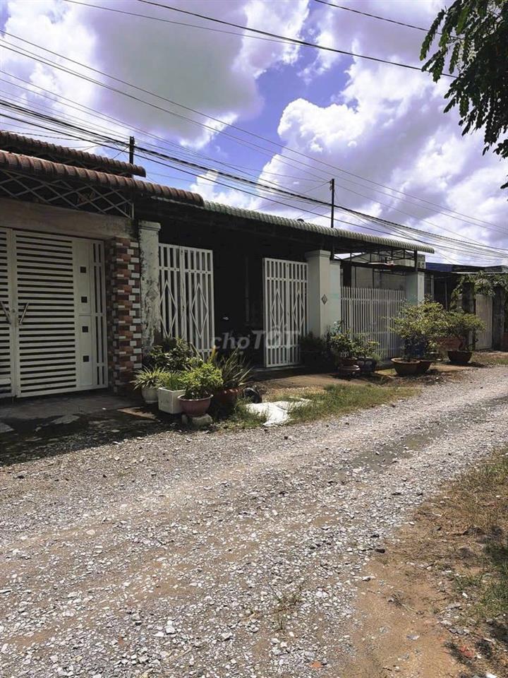 Ngộp chủ bán gấp căn nhà 113m2 đường giồng cát Tân Phú trung Củ Chi