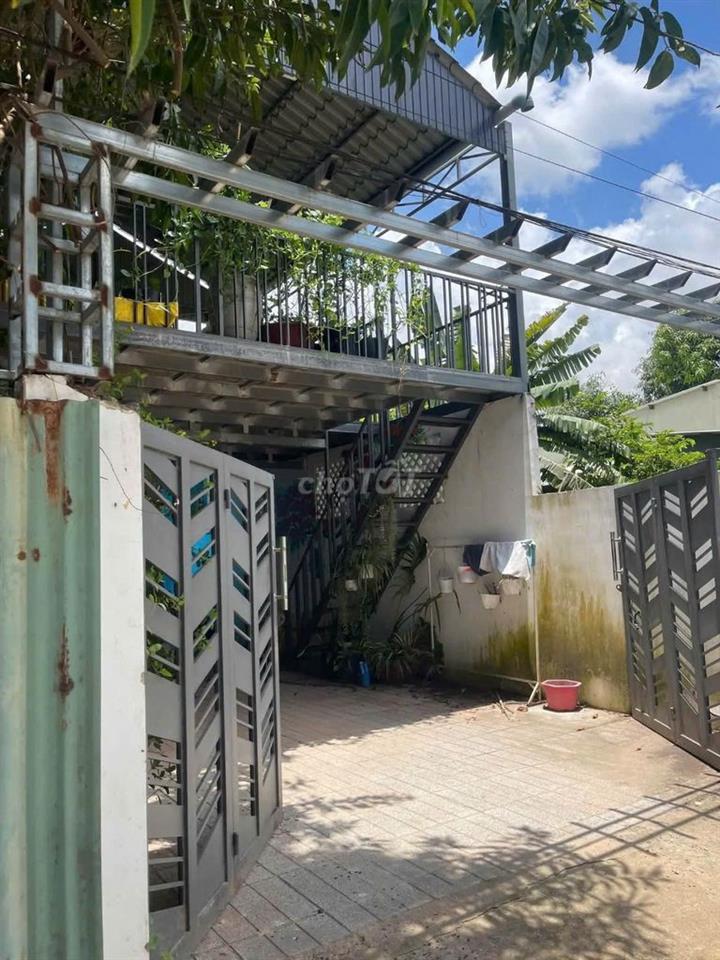 Vỡ nợ chủ bán gấp căn nhà 102 m2 Tân An Hội Củ Chi chỉ 1ty
