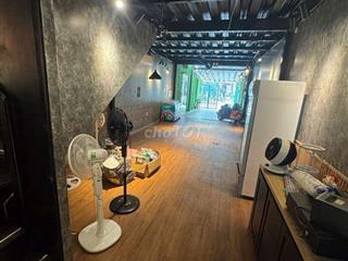 sang lại hợp đồng thuê và trang thiết bị