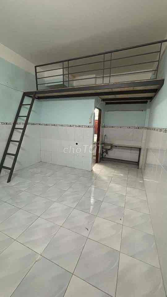 e cần pass phòng ạ