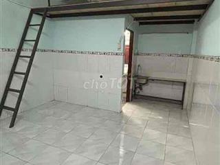 e cần pass phòng ạ