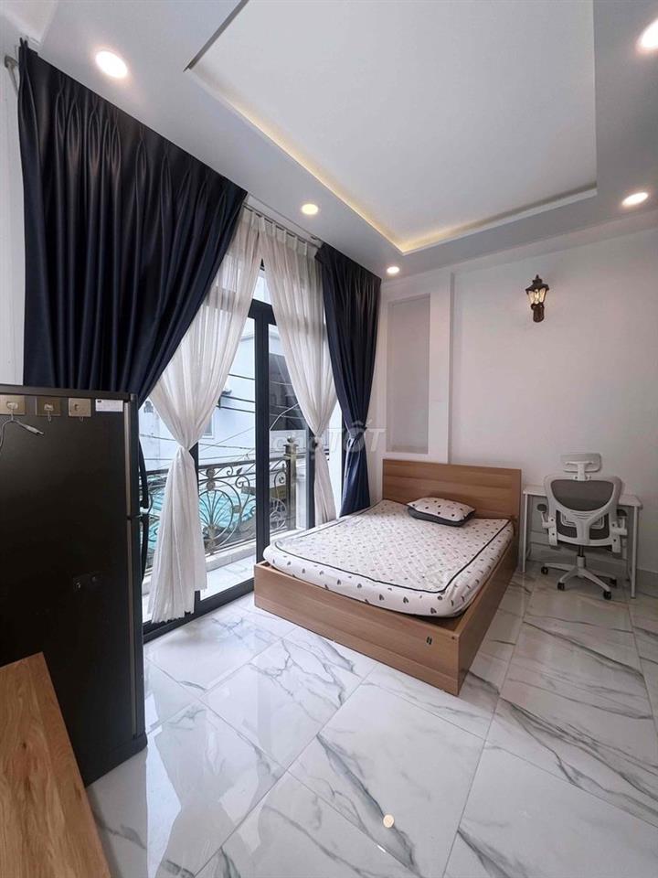 Cho Thuê CH Studio Ban Công, Full NT, Ngay Khu Phố Phan Xích Long