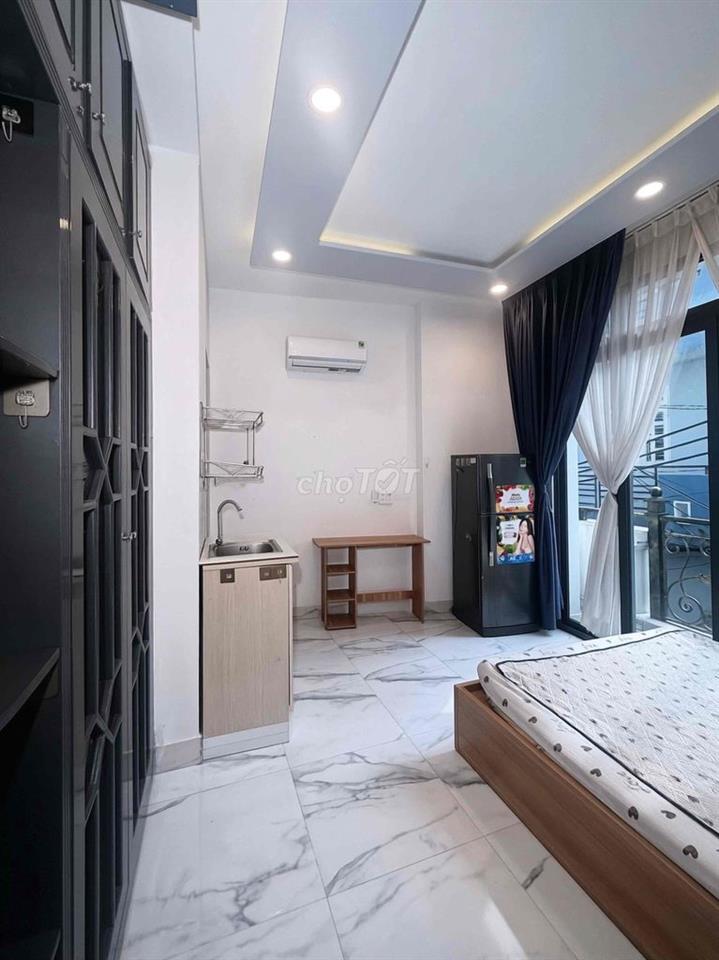 Cho Thuê CH Studio Ban Công, Full NT, Ngay Khu Phố Phan Xích Long