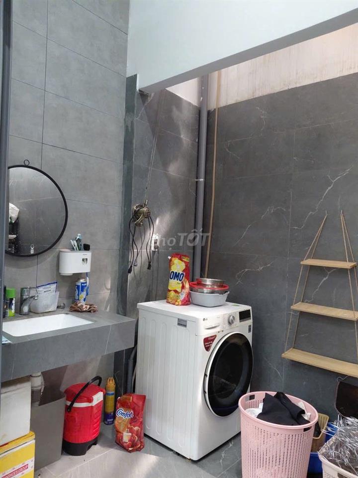 CHO THUÊ NHÀ NGAY TRƯỜNG ĐH CÔNG THƯƠNG -4.6X12M - GIÁ 10 TRIỆU
