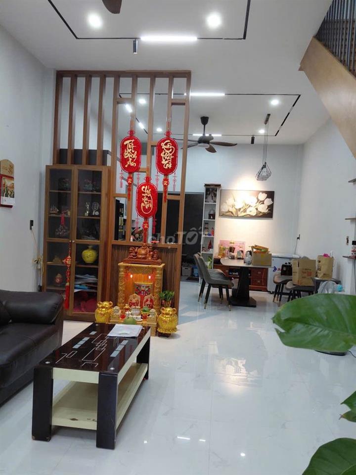 CHO THUÊ NHÀ NGAY TRƯỜNG ĐH CÔNG THƯƠNG -4.6X12M - GIÁ 10 TRIỆU