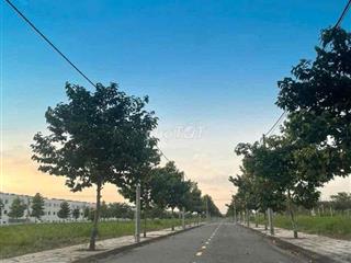 cần  bán gấp lô đất về  cali ở với con