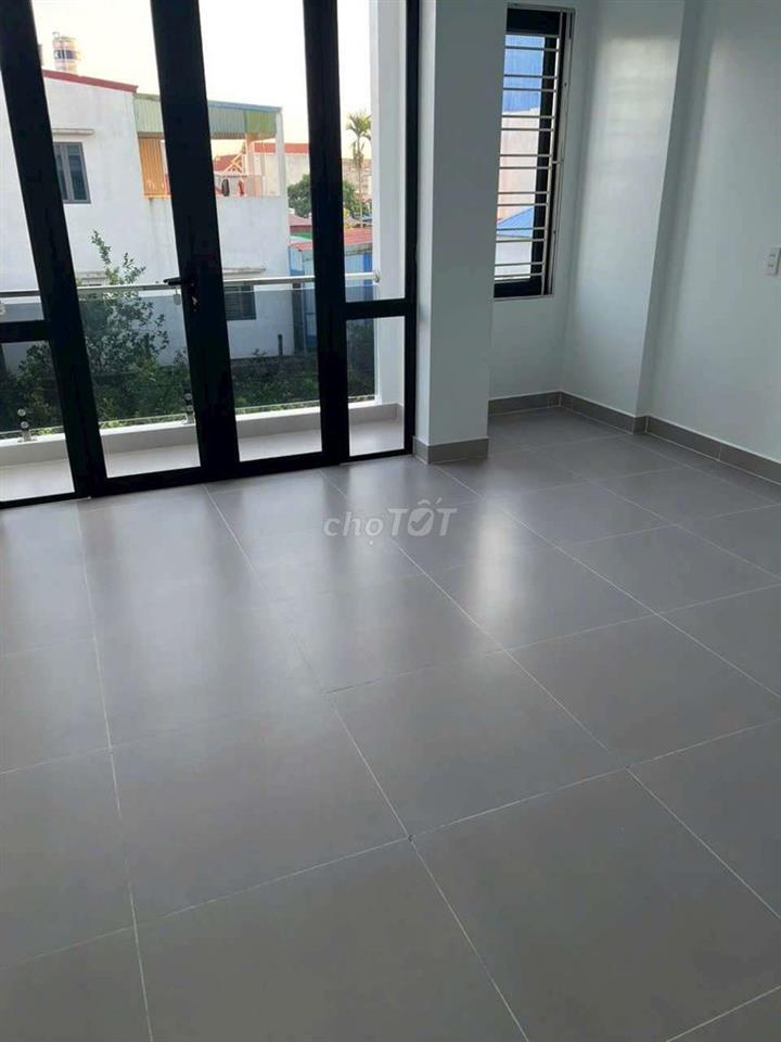 Nhà 3 tầng mới đẹp gần chợ Kiều Trung