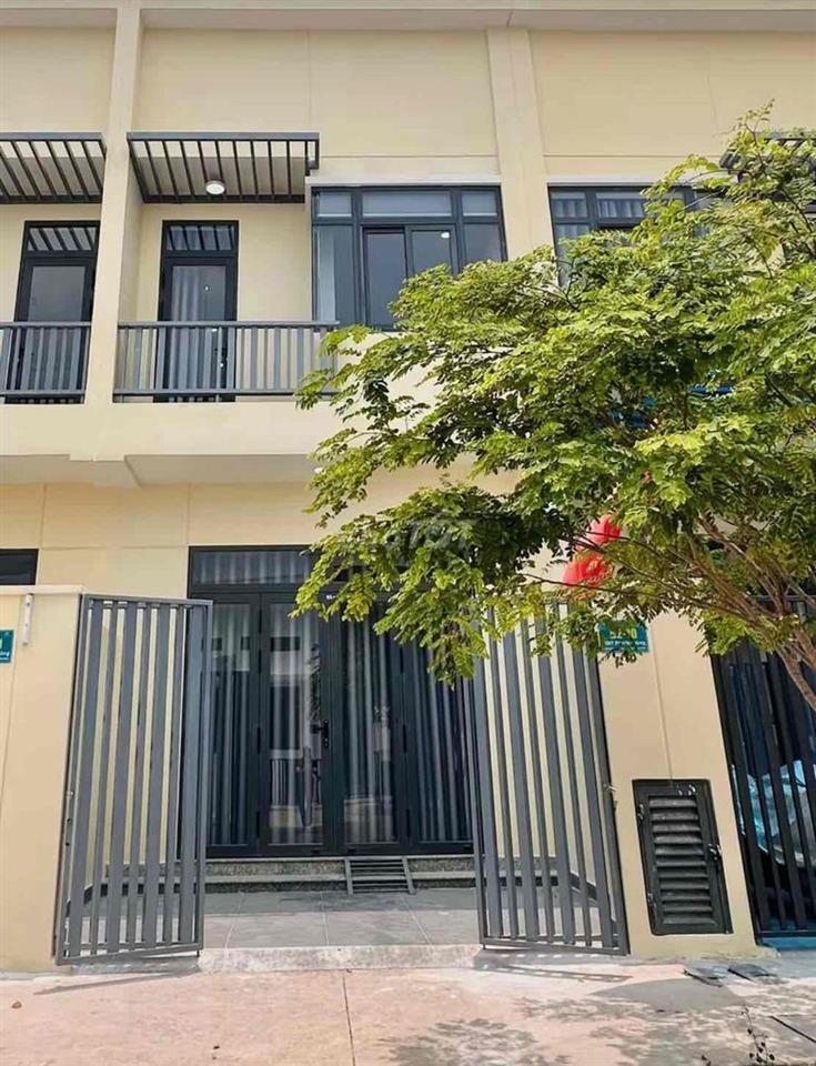 Cho thuê nhà nguyên căn đầy đủ nội thất Phước Đông New City