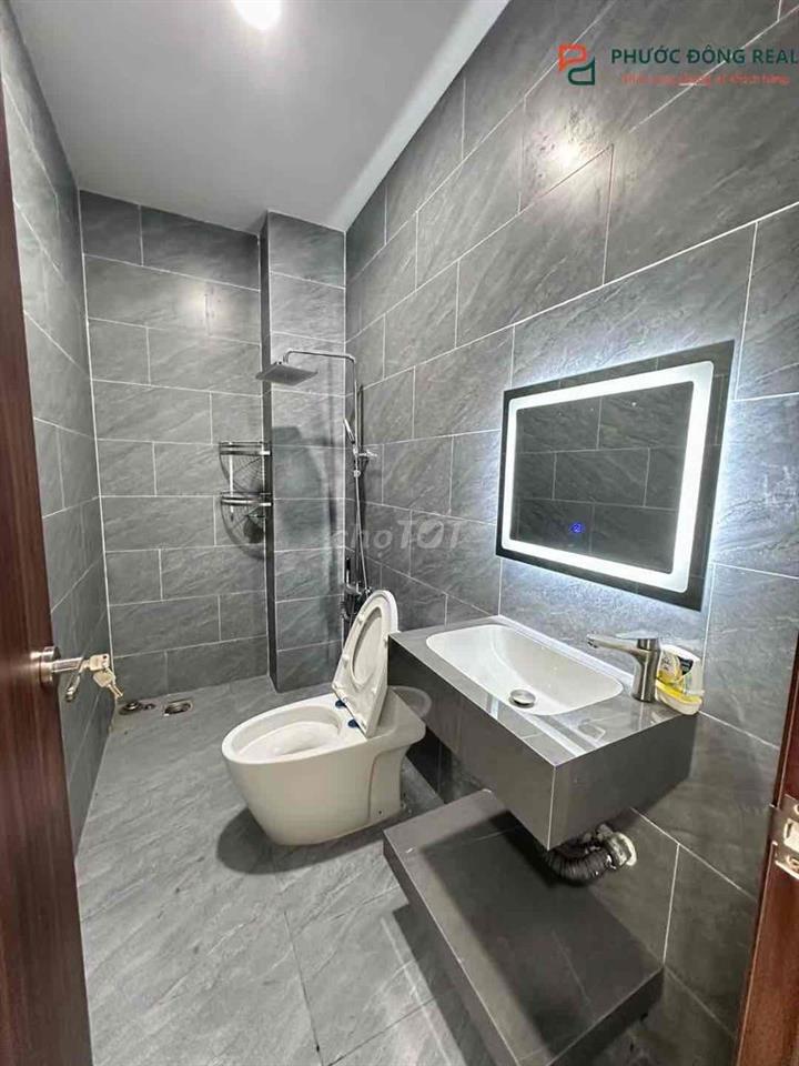 Cho thuê nhà 1 trệt 2 lầu tại Phước Đông New City