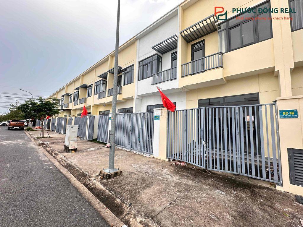 Bán Nhà Phố Liền Kề 1 Trệt 1 Lầu KCN Phước Đông - Tây Ninh