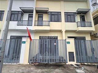 Bán Nhà Phố Liền Kề 1 Trệt 1 Lầu KCN Phước Đông - Tây Ninh