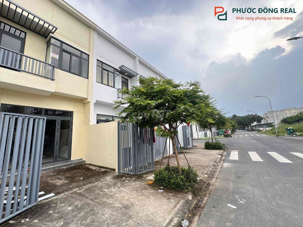 Bán Nhà Phố dòng tiền 1 trệt 1 lầu KCN Phước Đông - Tây Ninh