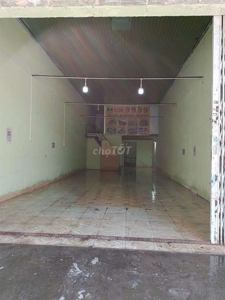Cho thuê mặt bằng 100m2