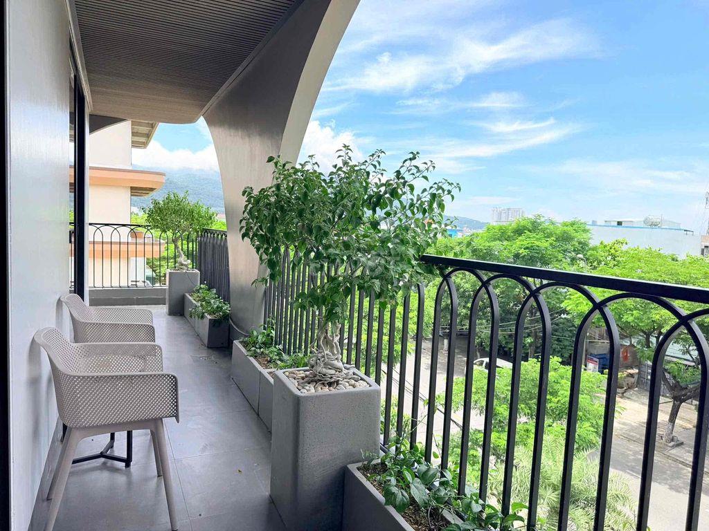 CĂN HỘ 2PN NỘI THẤT ĐẸP GẦN CẦU SÔNG HÀN