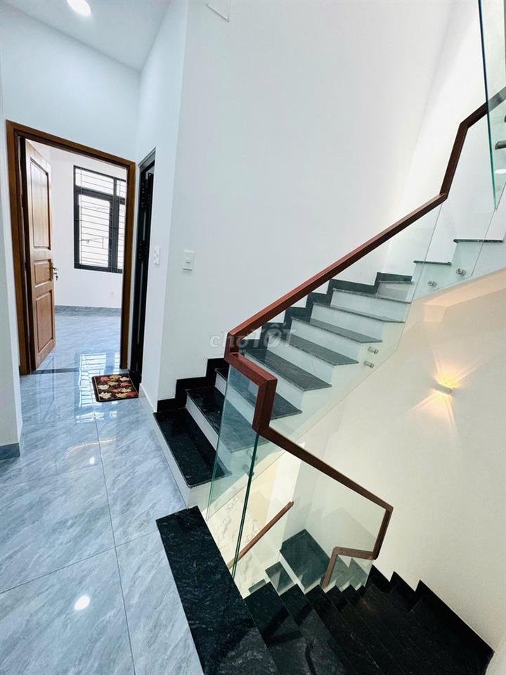 CHÍNH CHỦ BÁN NHÀ MỚI TRỆT 2 LẦU 4PN P17 GV