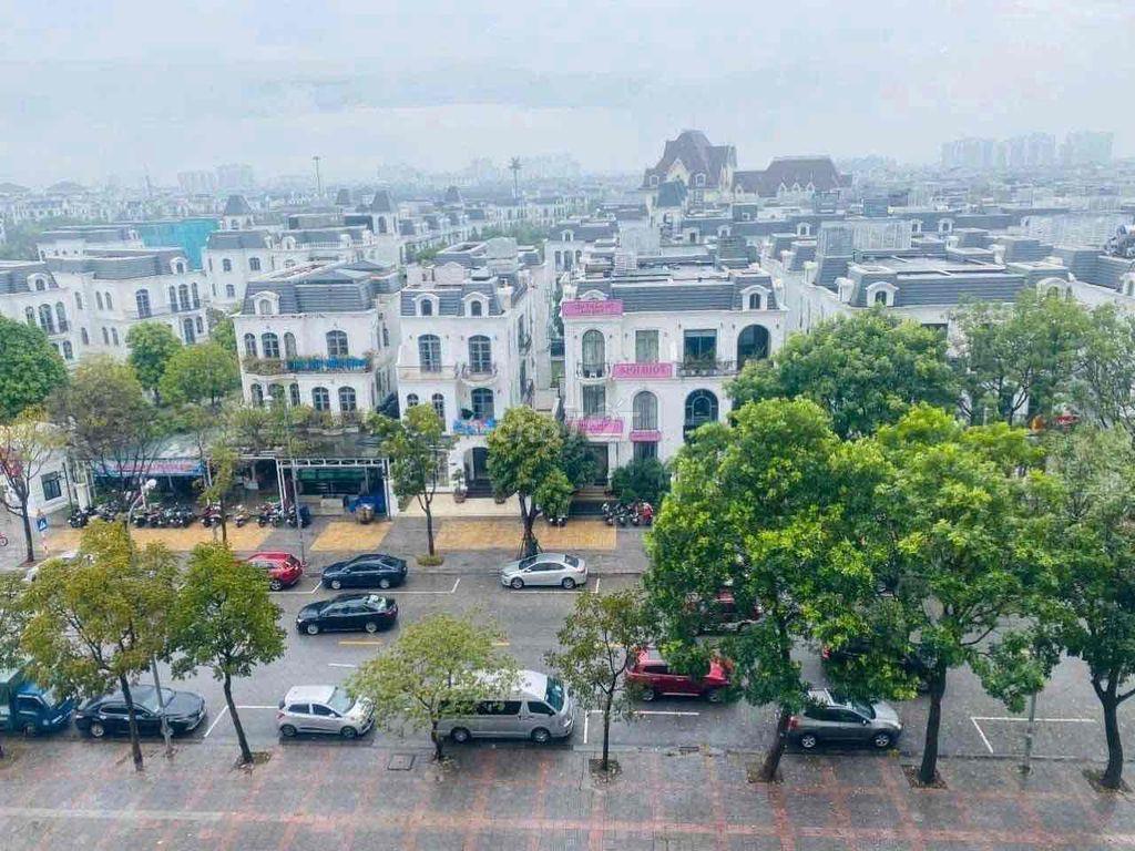 CHO THUÊ CHUNG CƯ MẶT PHỐ NGUYỄN LAM –2 NGỦ - NỘI THẤT ĐẦY ĐỦ -  VIEW