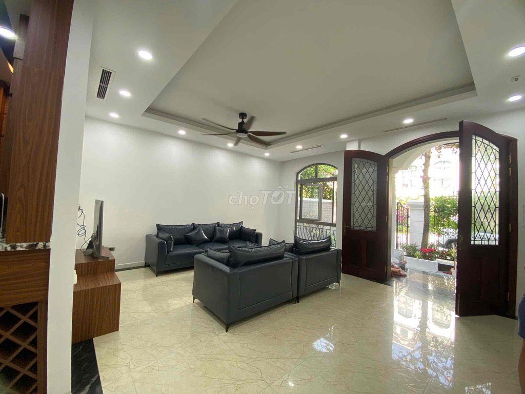 CHO THUÊ NGUYÊN CĂN BIỆT THỰ SÂN VƯỜN VINHOMES RIVERSIDE PHONG LAN