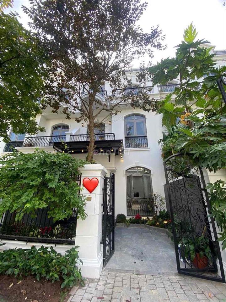 CHO THUÊ NGUYÊN CĂN BIỆT THỰ SÂN VƯỜN VINHOMES RIVERSIDE PHONG LAN